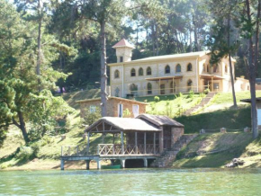 Le Chateau du Lac de Mantasoa